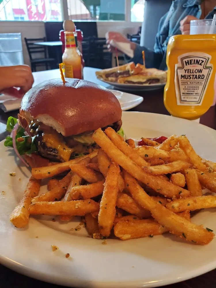 Cheeseburger and Garlic Fries